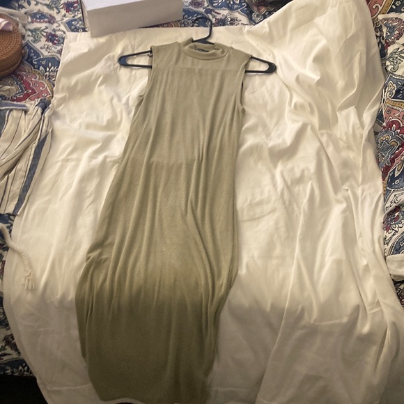 Green turtleneck dress - Picture 2 of 4